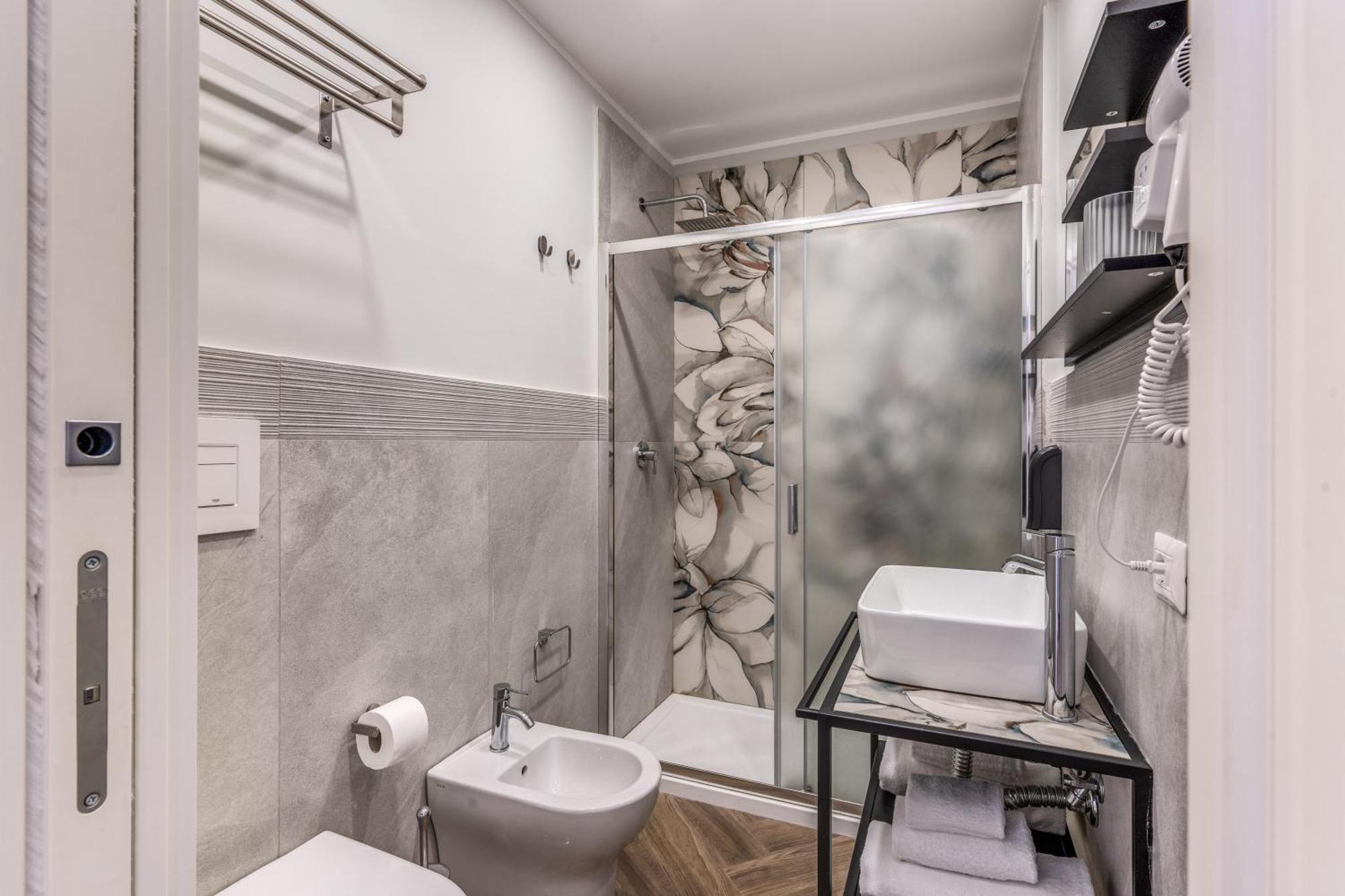 Gravina8 - Rooms In เนเปิลส์ ภายนอก รูปภาพ